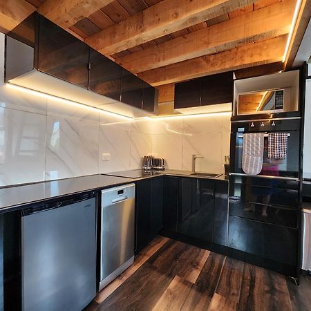 A Stone'S Throw From Town Tiny Home Дюндин Екстериор снимка