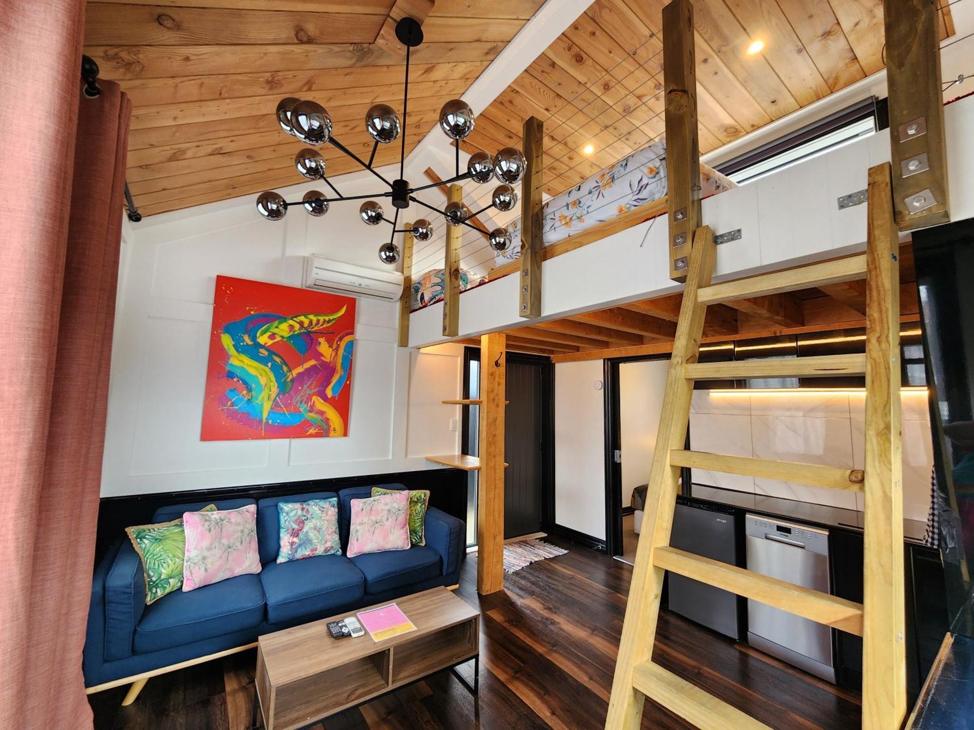 A Stone'S Throw From Town Tiny Home Дюндин Екстериор снимка