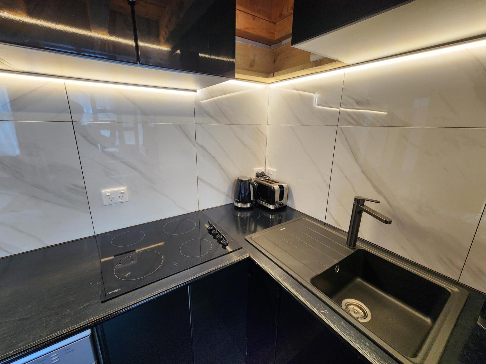 A Stone'S Throw From Town Tiny Home Дюндин Екстериор снимка